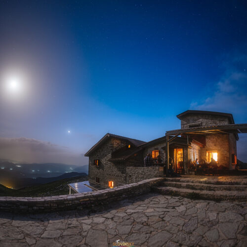 The Moon, Venus and mountain hut